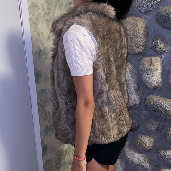 Zara Furry Vest - Picture 2 of 3